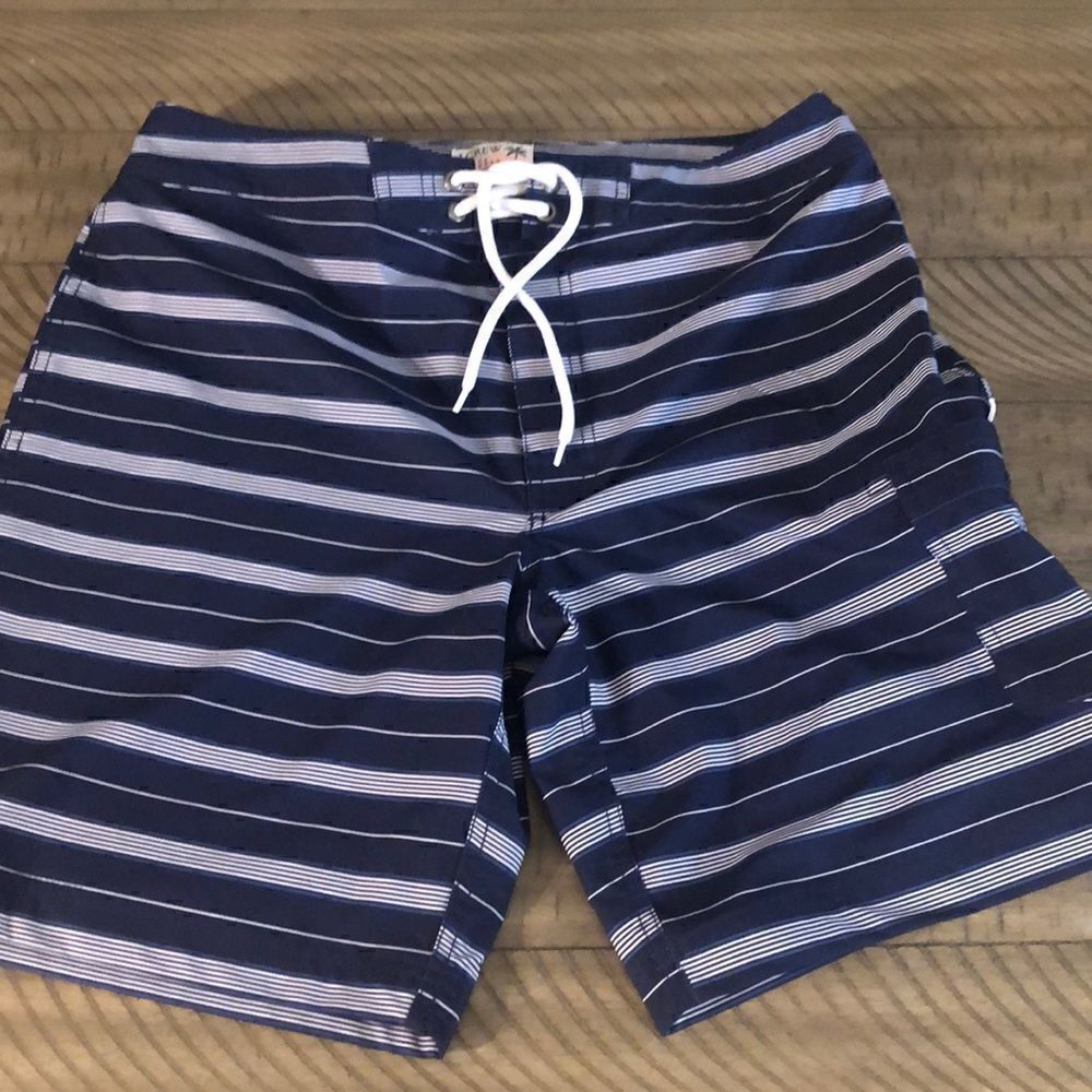 J Crew FlexwearSwimwear Trunks Secure Velcro Hip Pocket. Stretch. Lined.